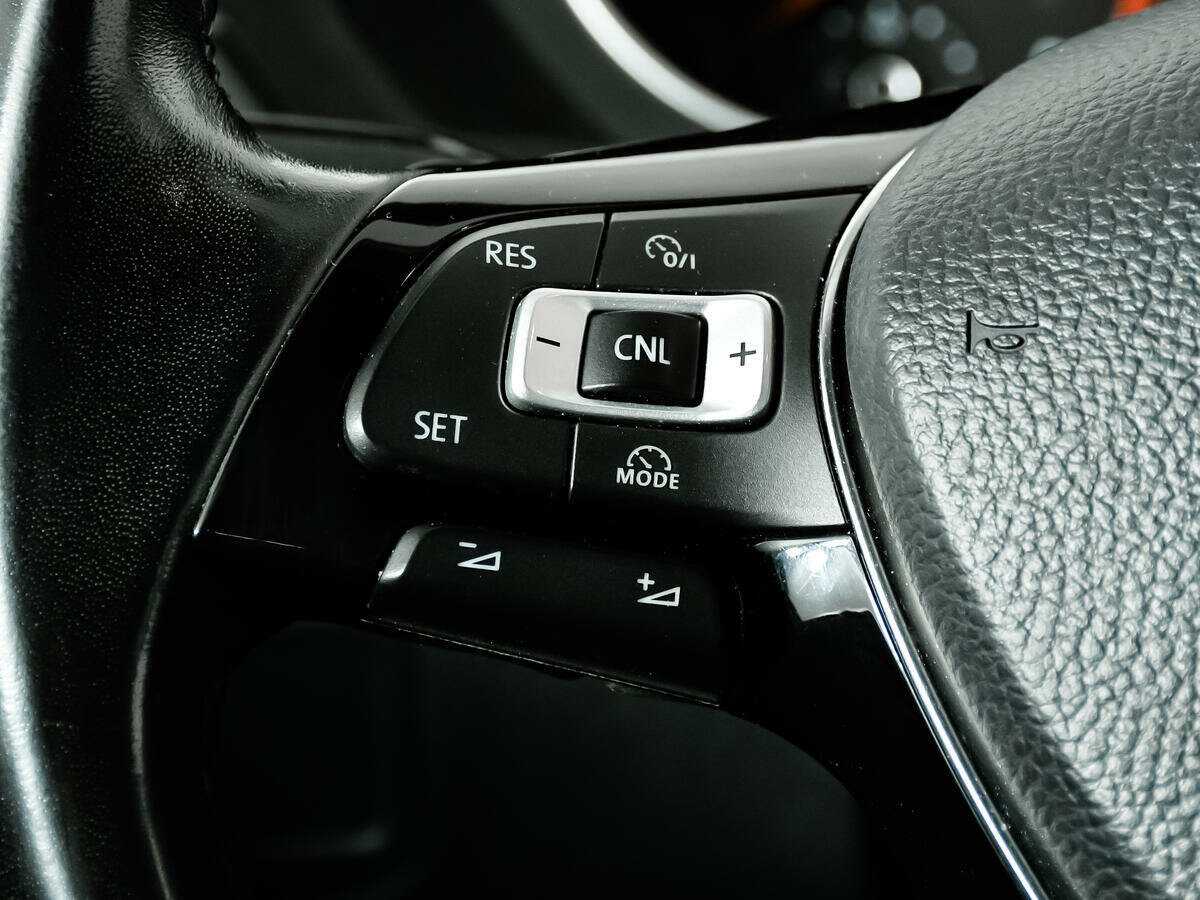 Б/У Фольксваген Тигуан 2017 года. Фото: #15