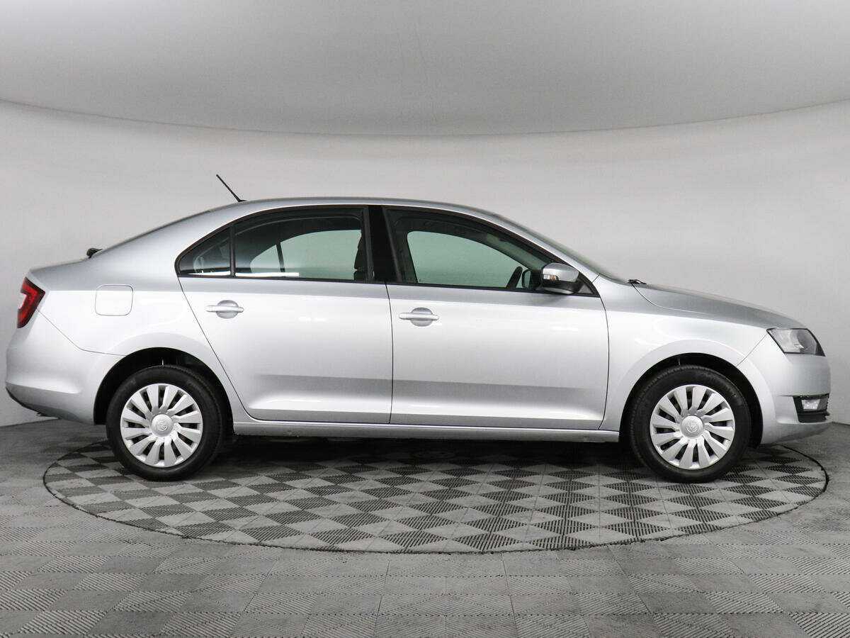 Б/У Шкода Рапид 2018 года. Фото: #3