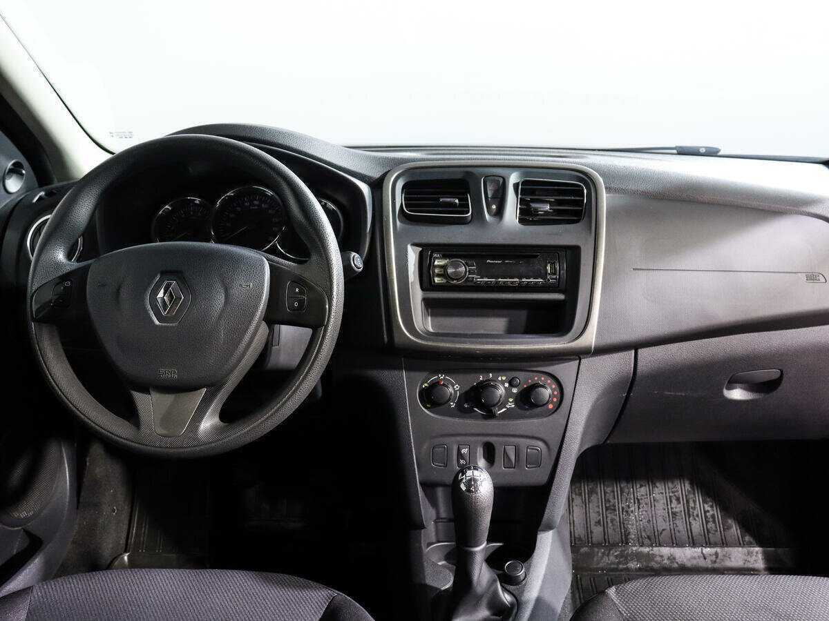 Б/У Рено Сандеро 2015 года. Фото: #11