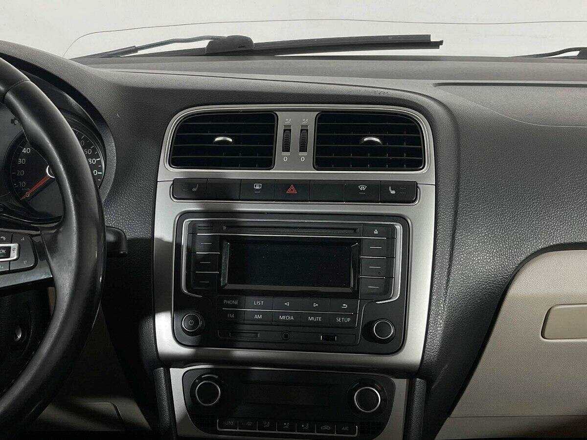 Б/У Фольксваген Поло 2016 года. Фото: #11