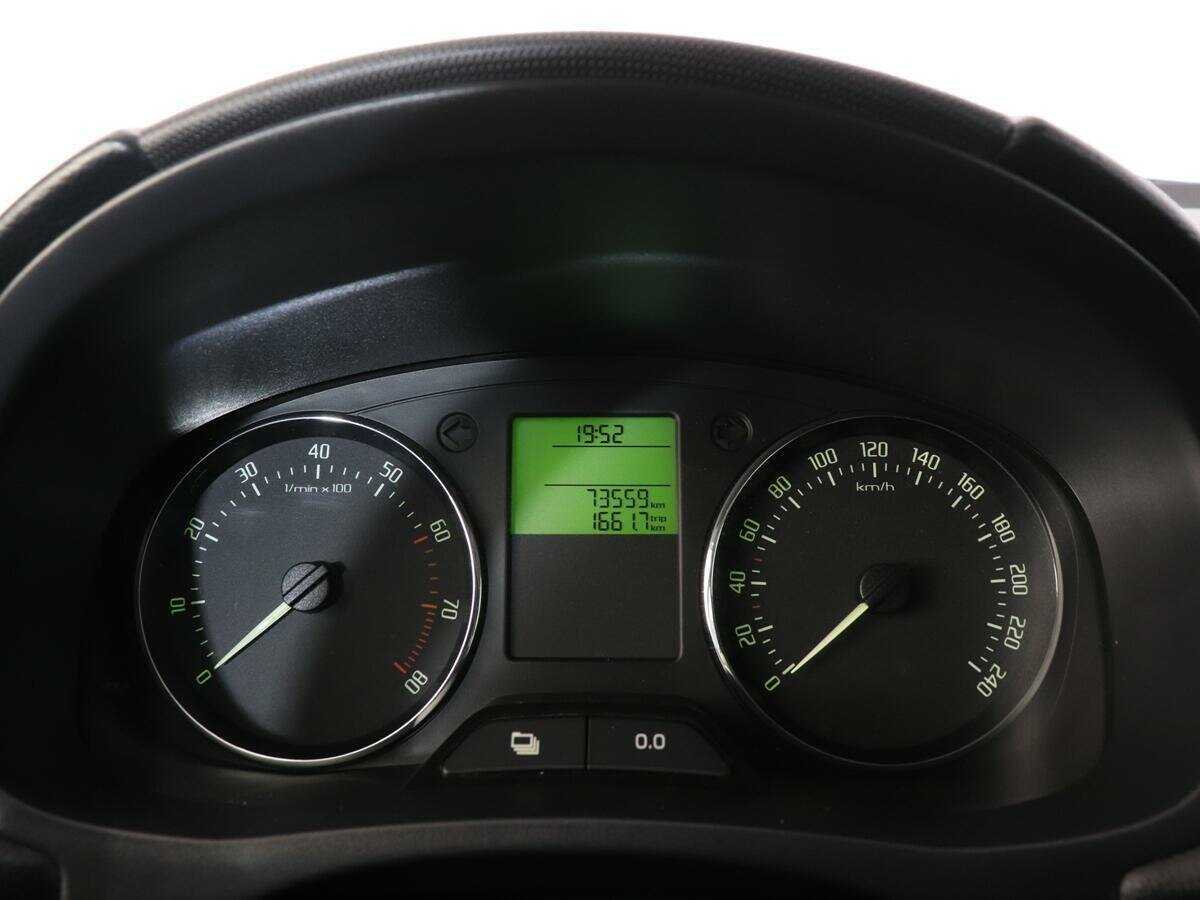 Б/У Шкода Фабия 2014 года. Фото: #9