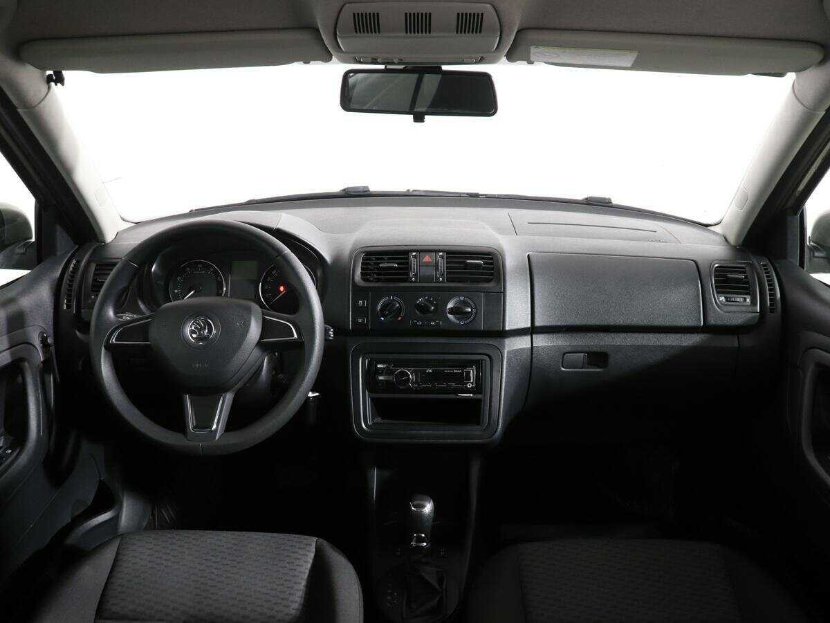 Б/У Шкода Фабия 2014 года. Фото: #13