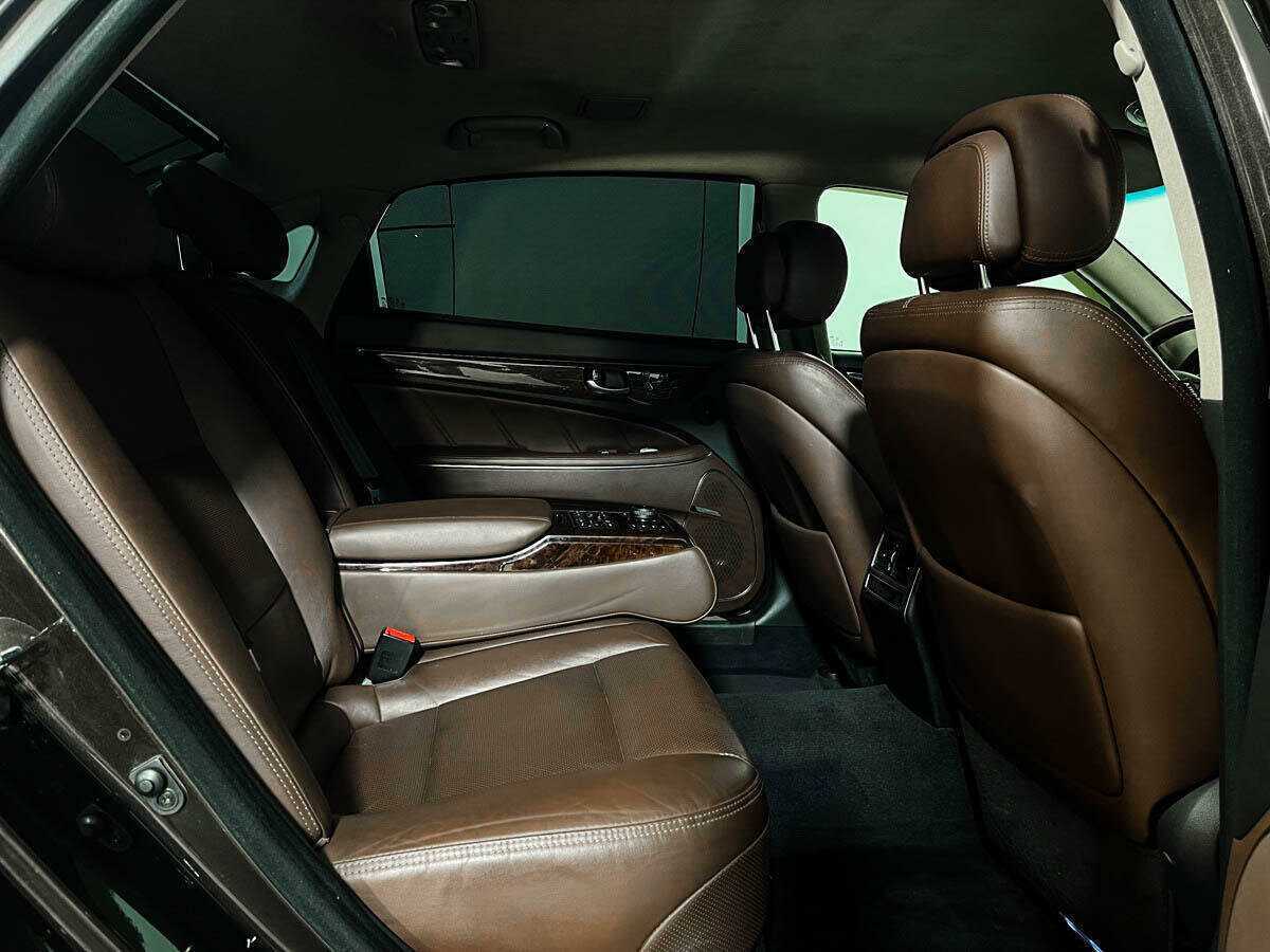 Hyundai Equus 2014 года с пробегом. Фото: #9