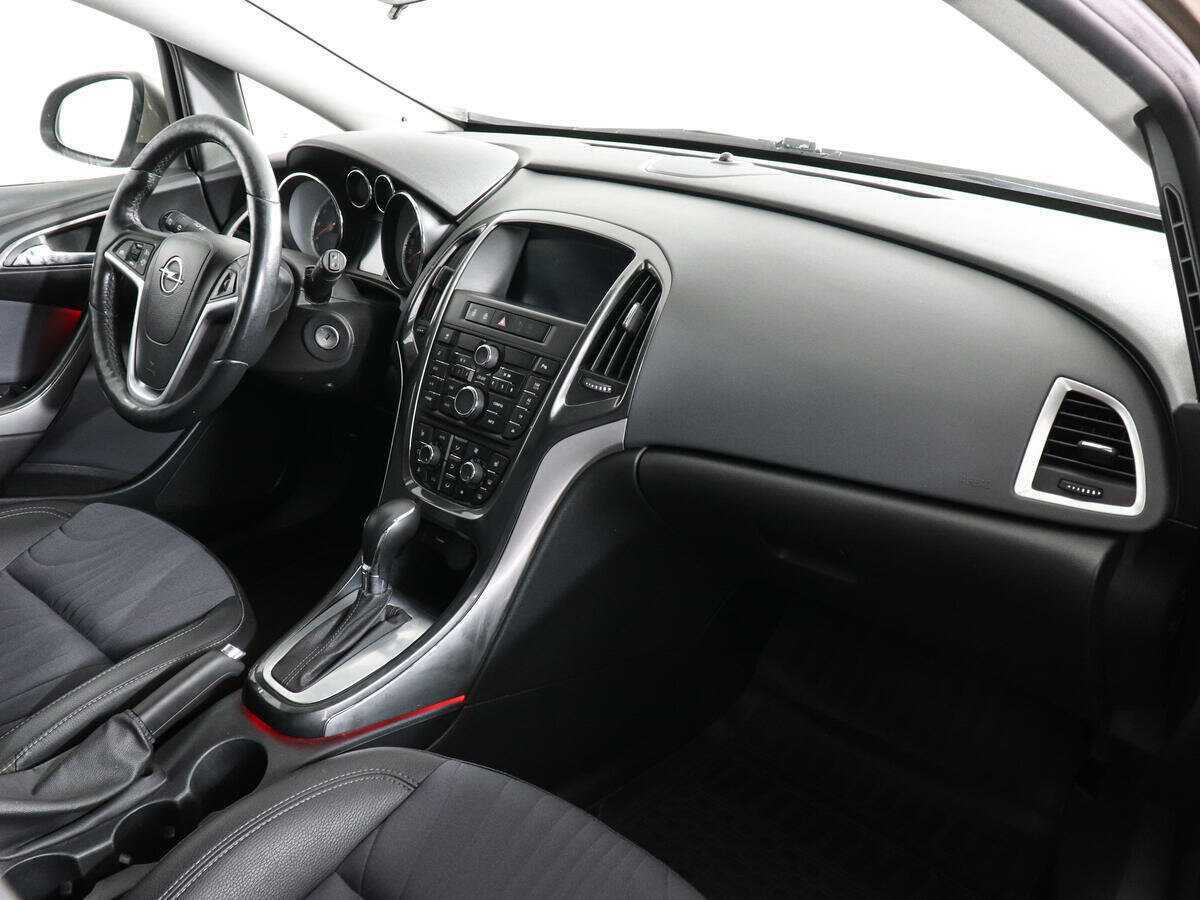 Opel Astra 2014 года с пробегом. Фото: #5