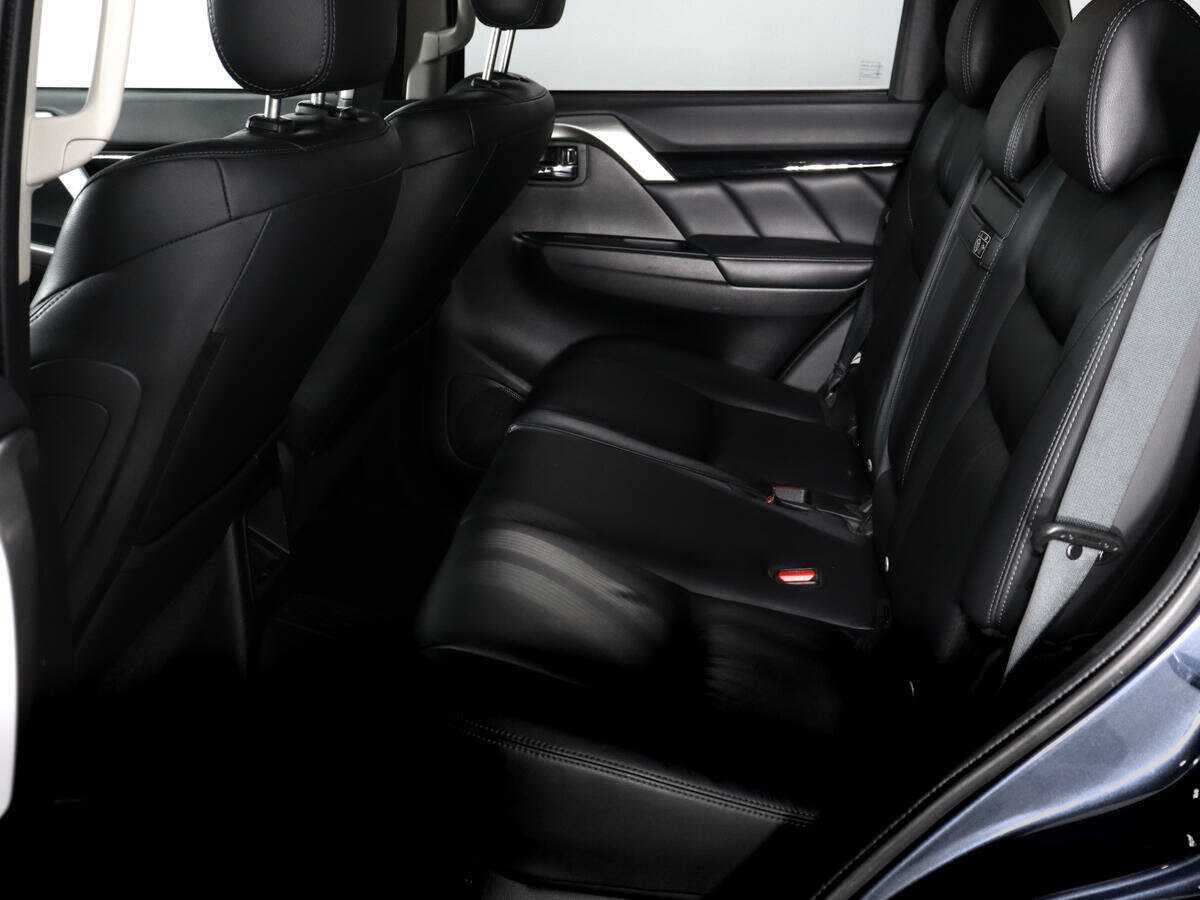 Mitsubishi Pajero Sport 2019 года с пробегом. Фото: #9