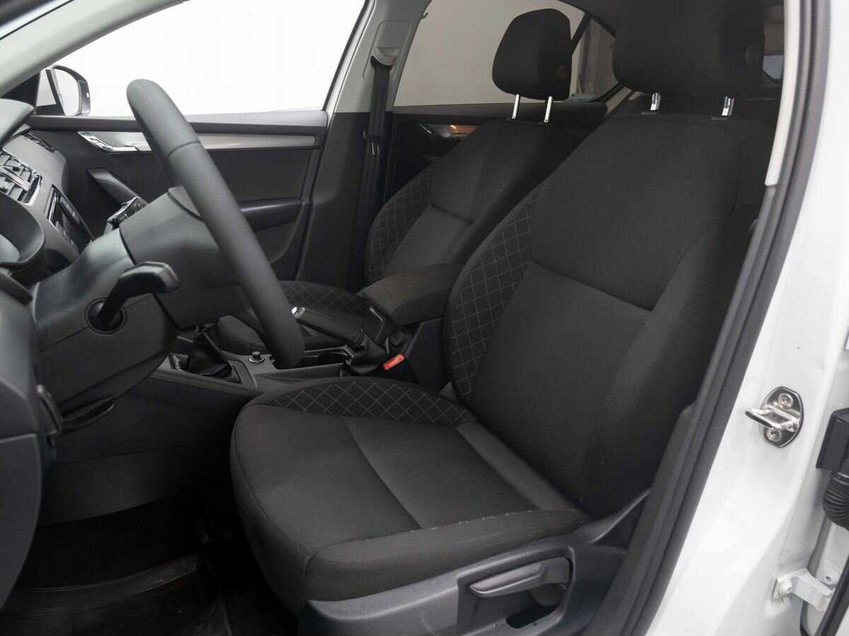 Б/У Шкода Октавия 2019 года. Фото: #8