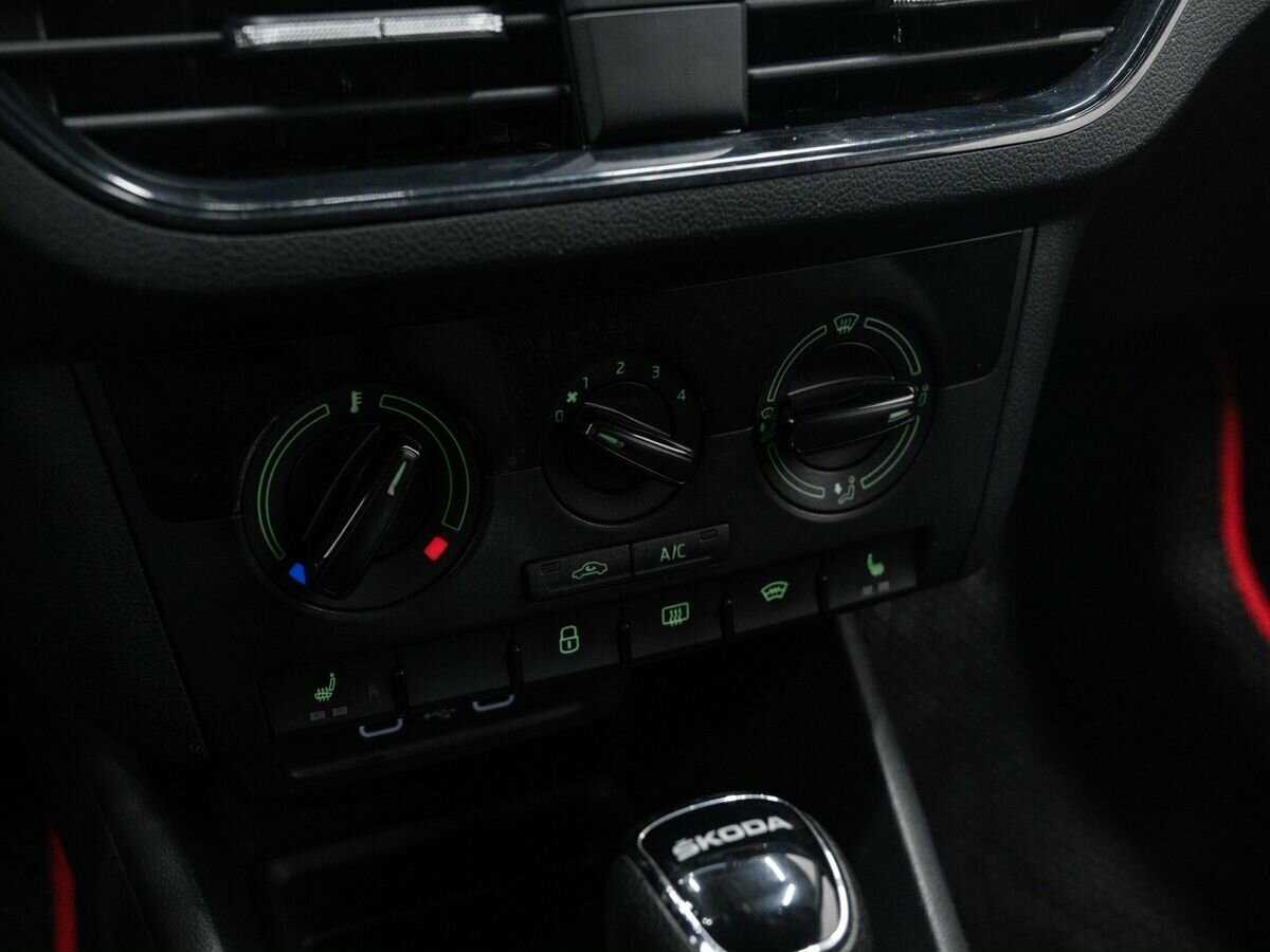 Б/У Шкода Рапид 2021 года. Фото: #18