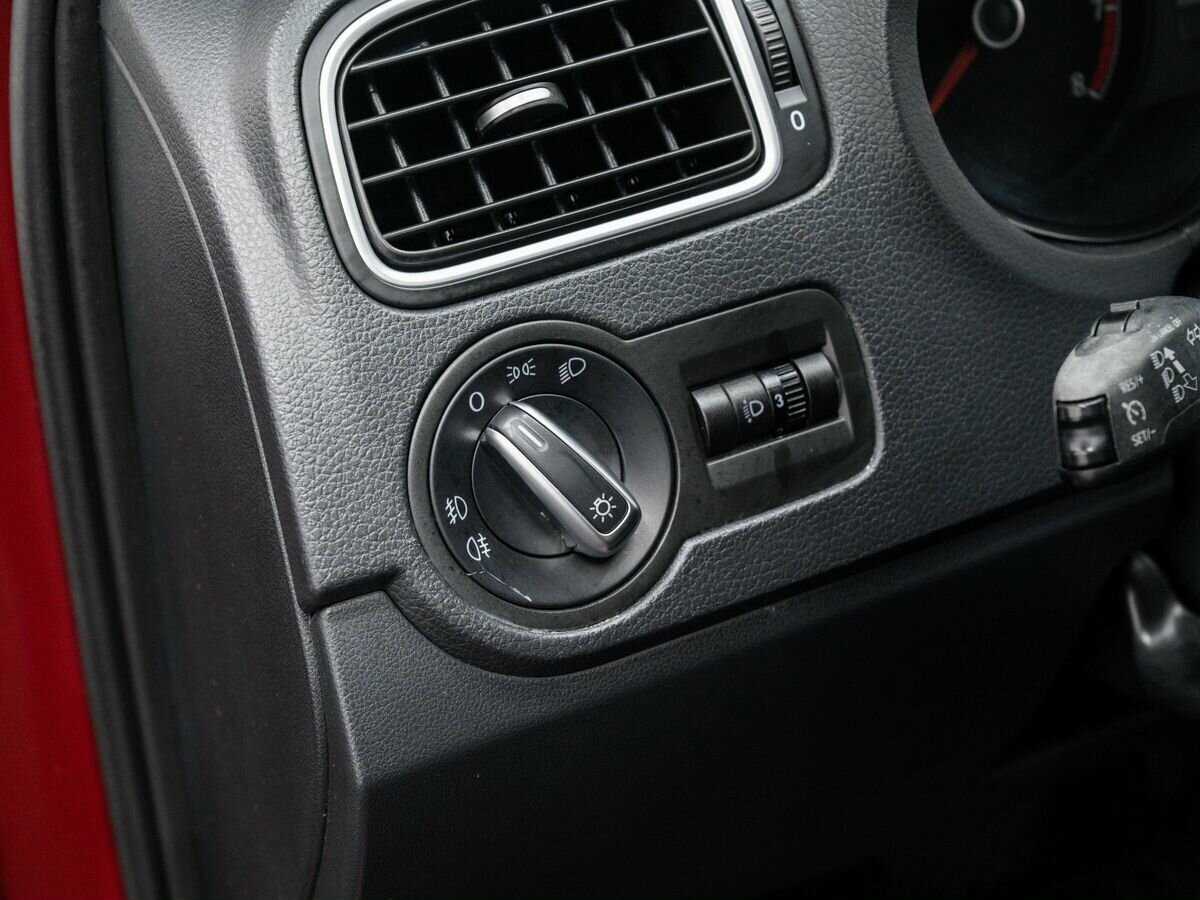 Б/У Фольксваген Поло 2017 года. Фото: #13