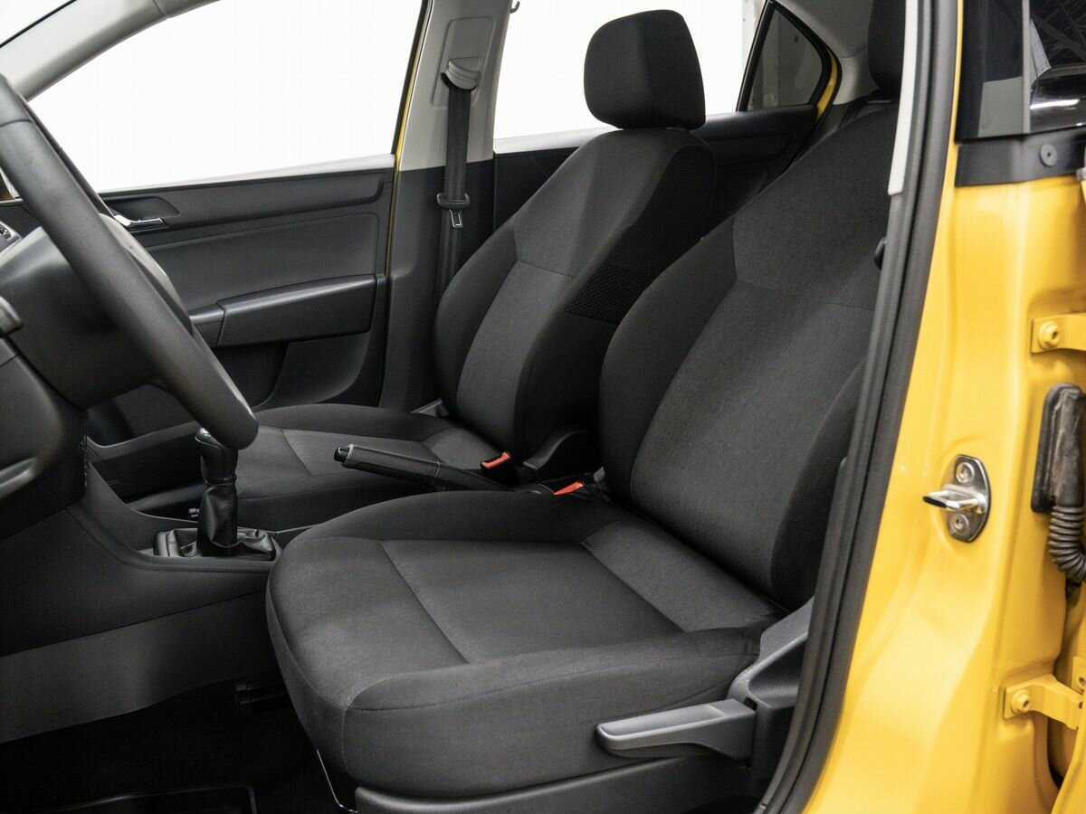 Б/У Шкода Рапид 2017 года. Фото: #14