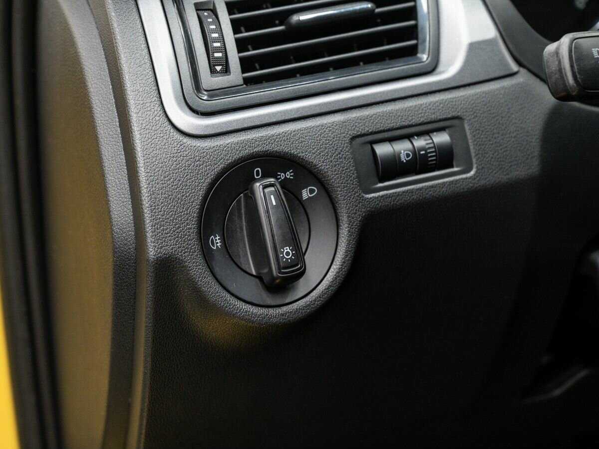 Б/У Шкода Рапид 2017 года. Фото: #16