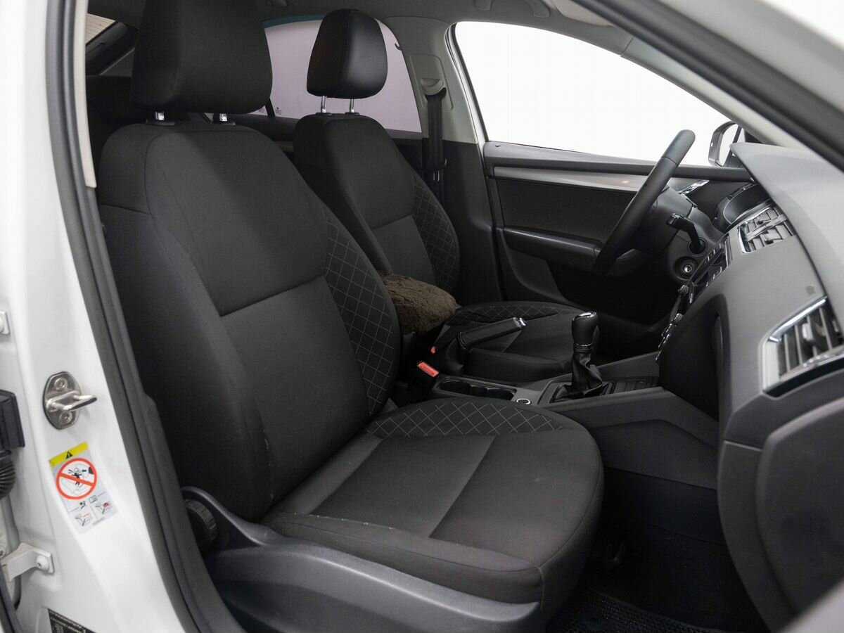 Б/У Шкода Октавия 2018 года. Фото: #12