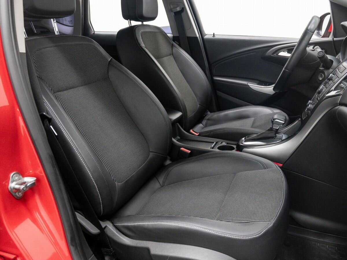 Б/У Опель Астра 2013 года. Фото: #7