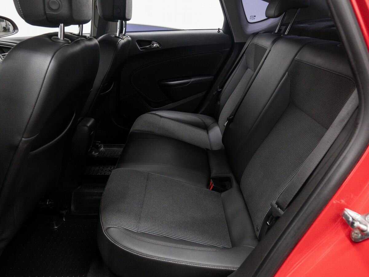 Б/У Опель Астра 2013 года. Фото: #11