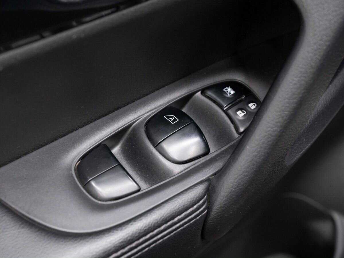 Б/У Ниссан Икс-Трейл 2016 года. Фото: #19