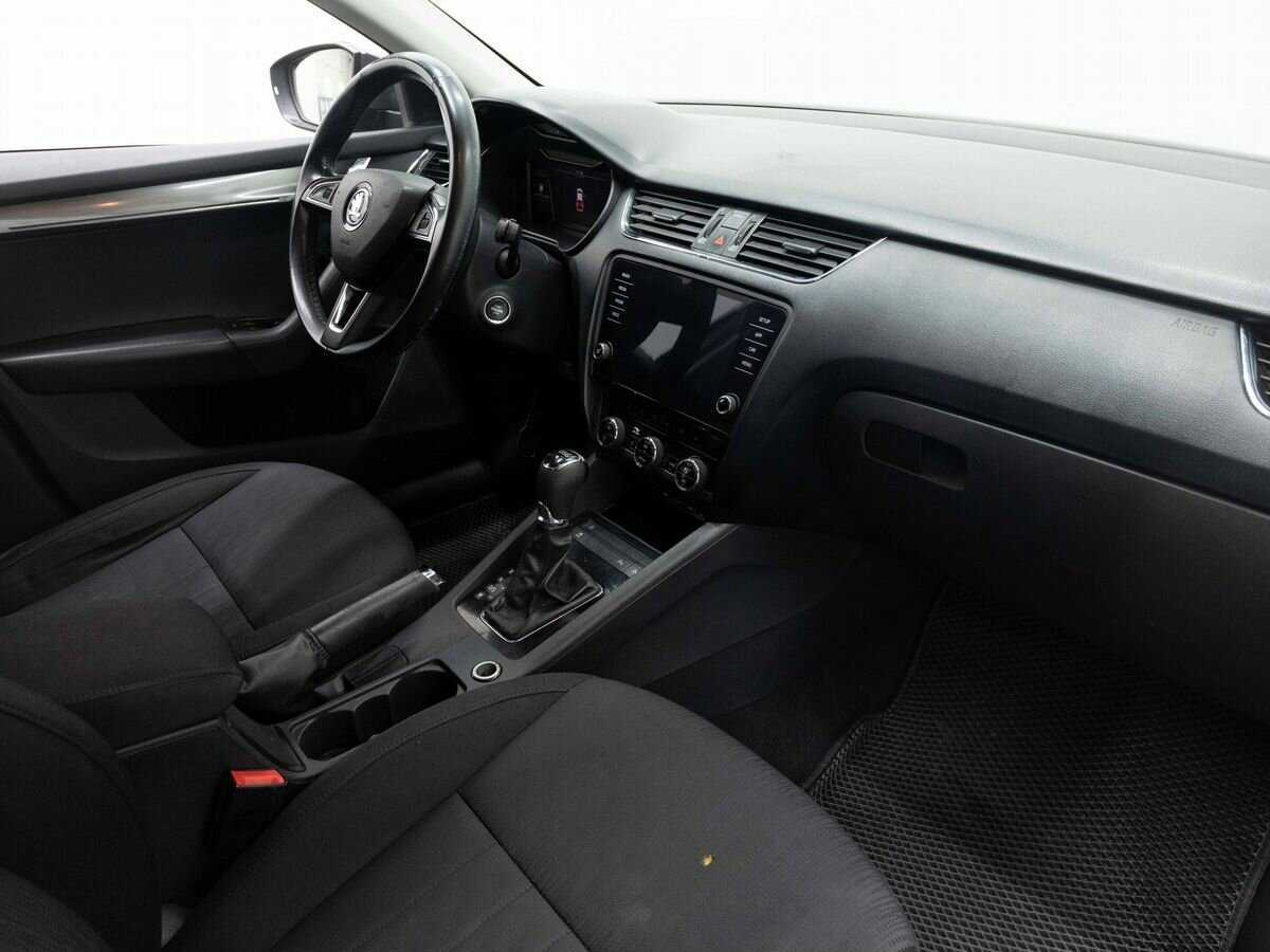 Б/У Шкода Октавия 2019 года. Фото: #10