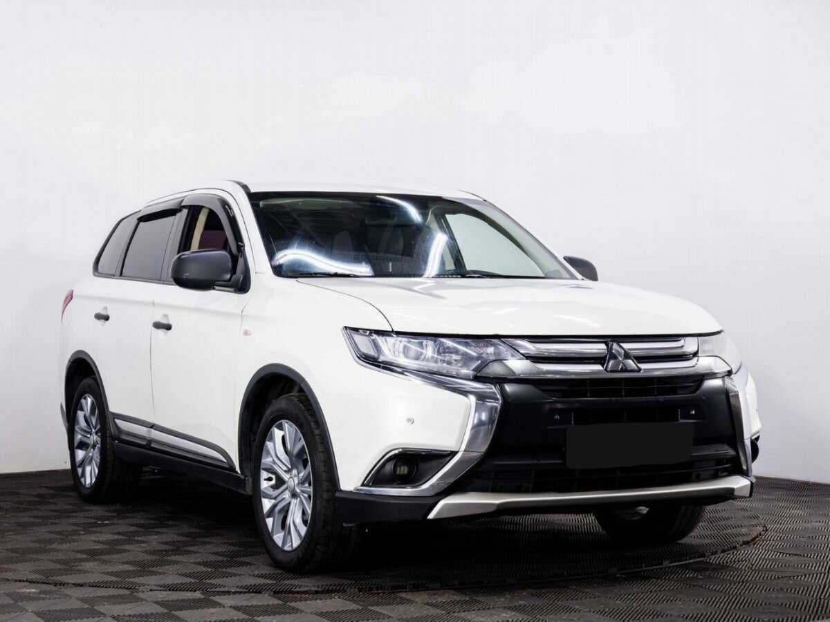 Mitsubishi Outlander 2018 года с пробегом. Фото: #2
