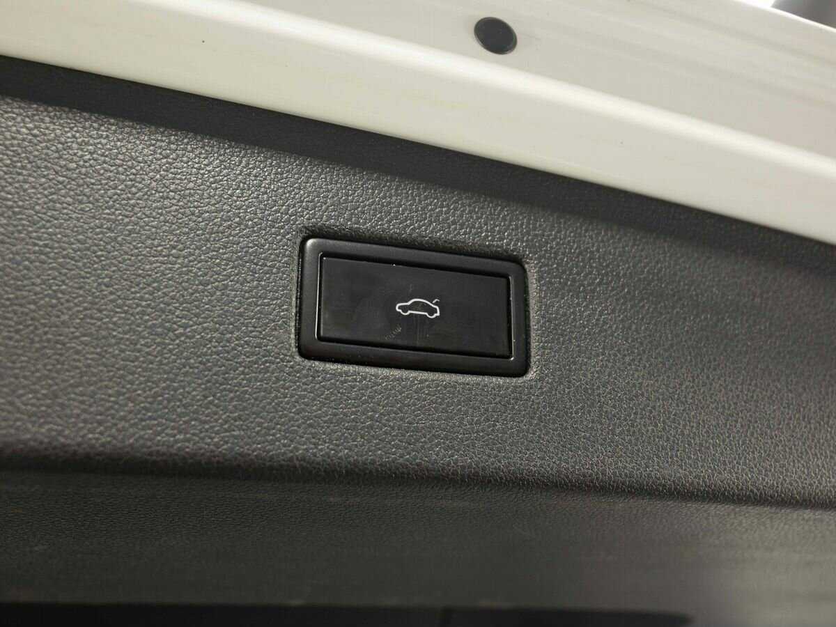 Б/У Фольксваген Тигуан 2018 года. Фото: #23