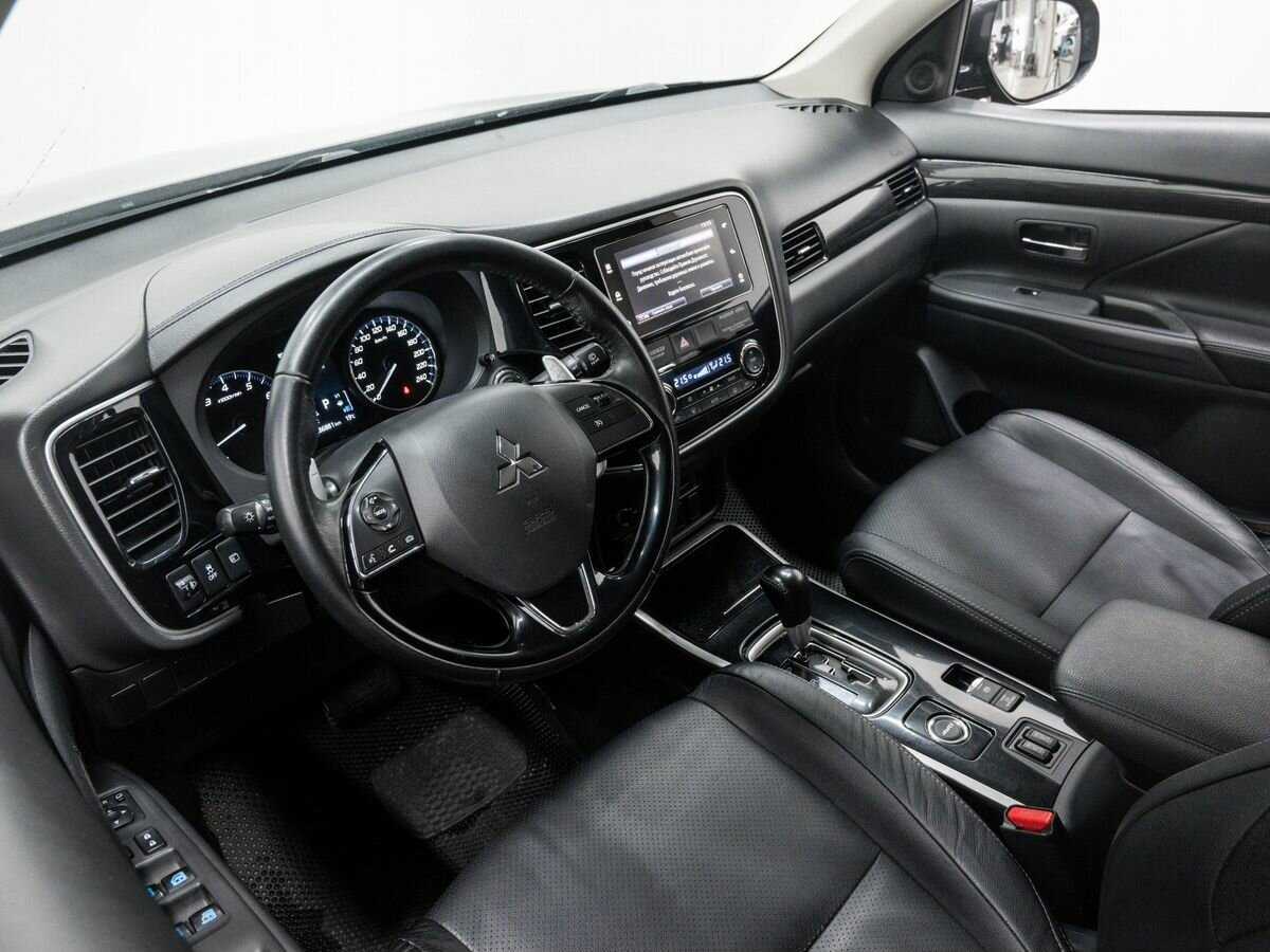 Mitsubishi Outlander 2017 года с пробегом. Фото: #12