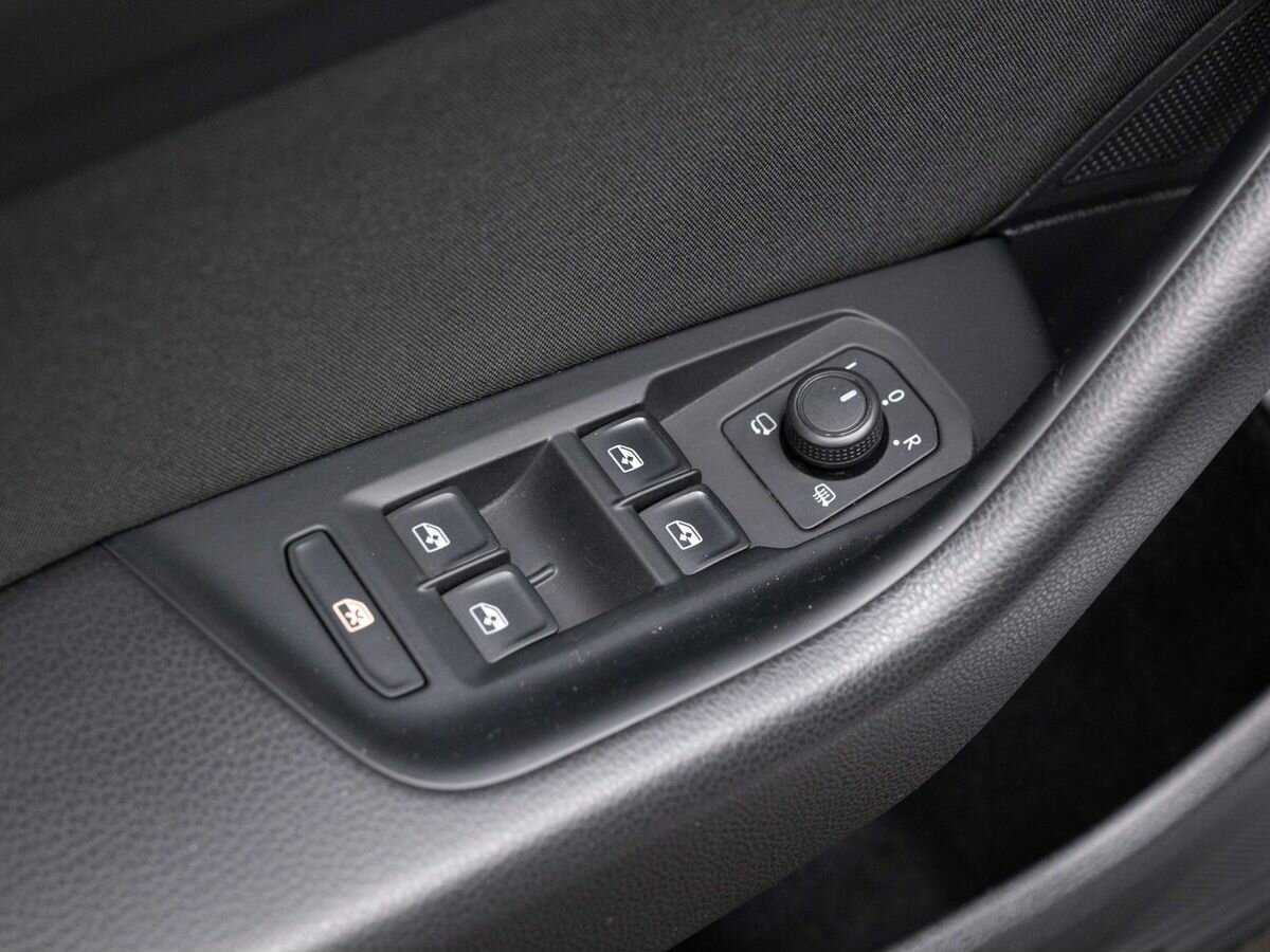 Б/У Фольксваген Пассат 2020 года. Фото: #18