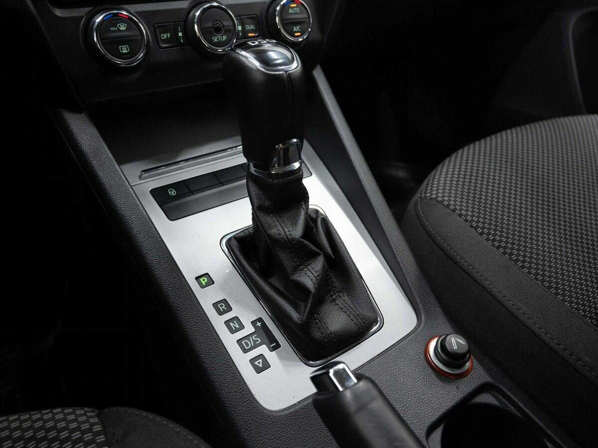 Б/У Шкода Октавия 2013 года. Фото: #19