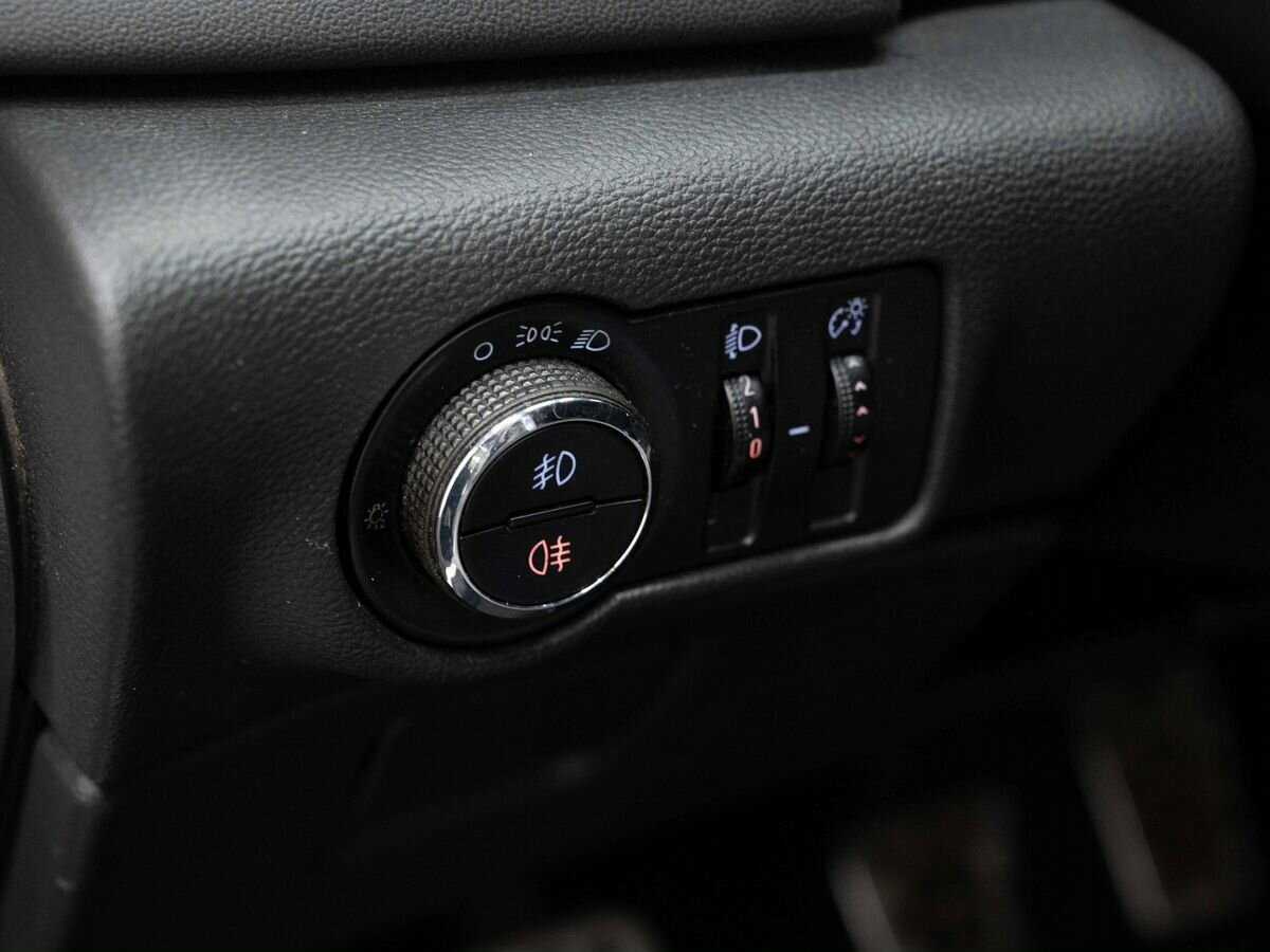 Б/У Опель Астра 2013 года. Фото: #17