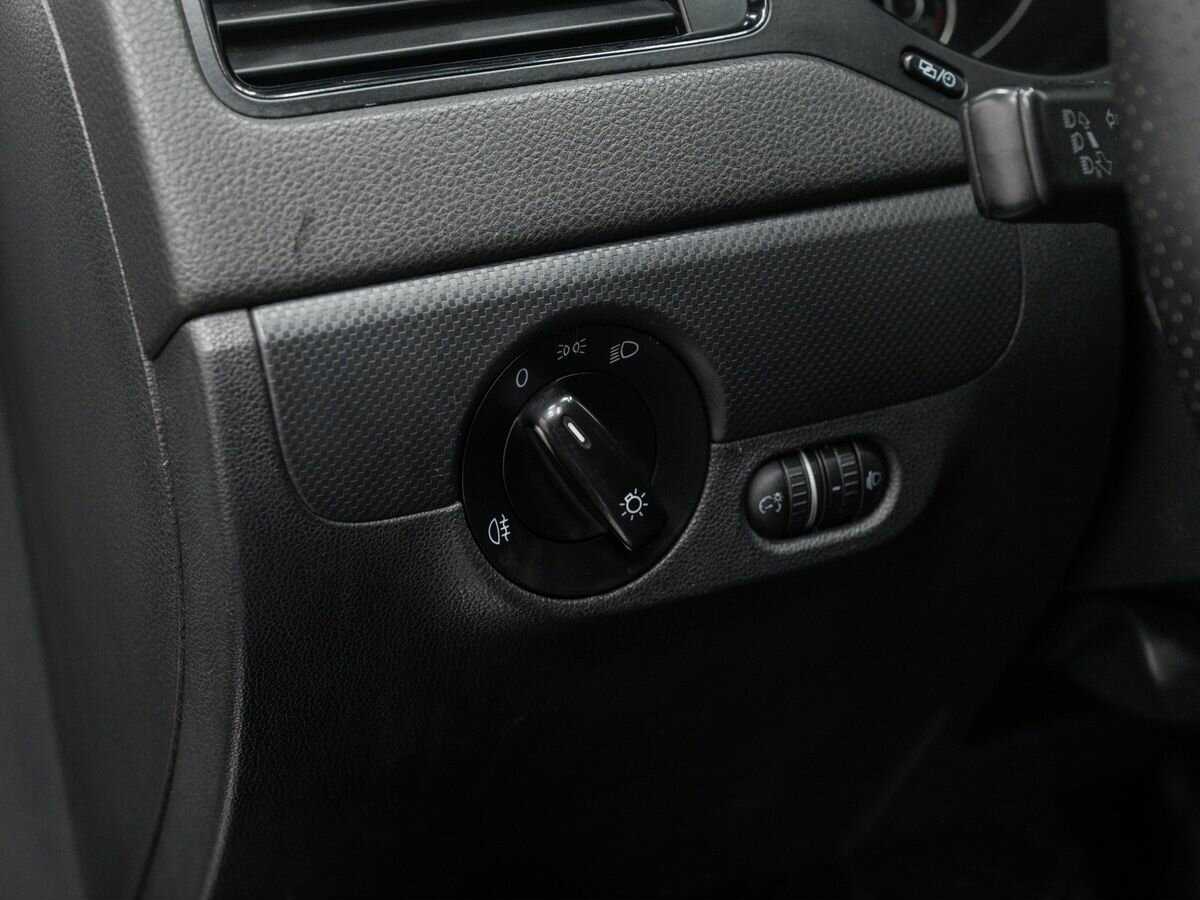 Б/У Фольксваген Джетта 2013 года. Фото: #14