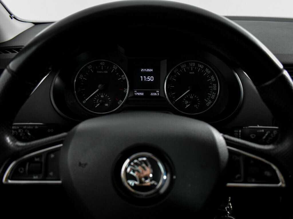 Б/У Шкода Октавия 2014 года. Фото: #14