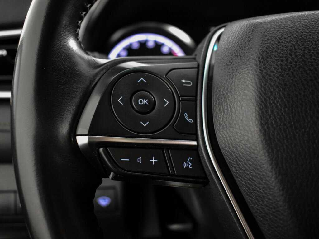 Б/У Тойота Камри 2018 года. Фото: #15