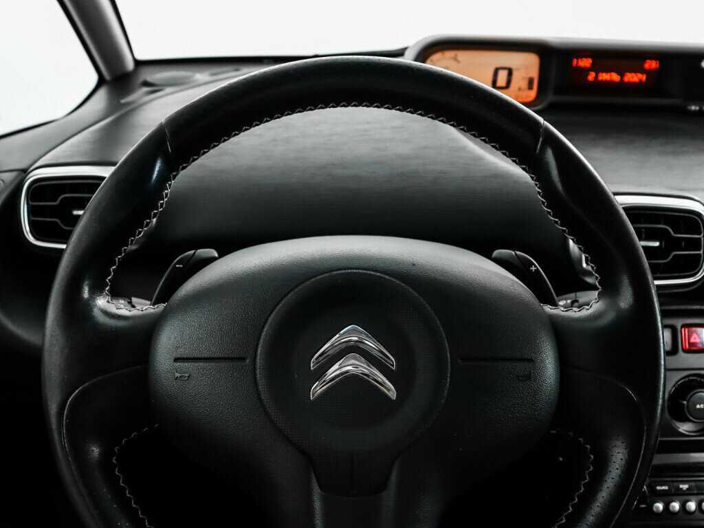 Б/У Ситроен Ц3 Пикассо 2013 года. Фото: #16