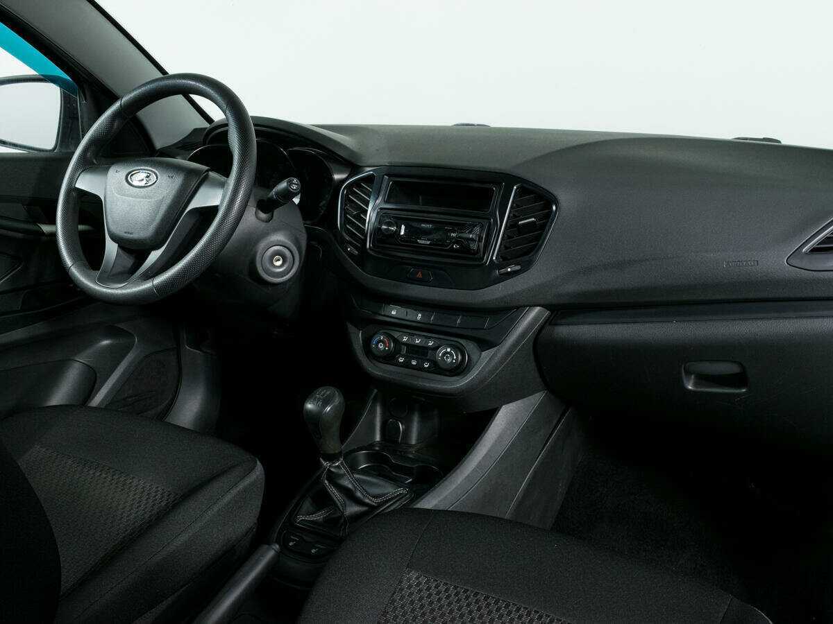 Б/У Лада (ВАЗ) Веста 2017 года. Фото: #8