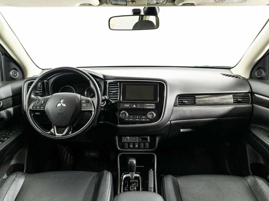 Mitsubishi Outlander 2018 года с пробегом. Фото: #12