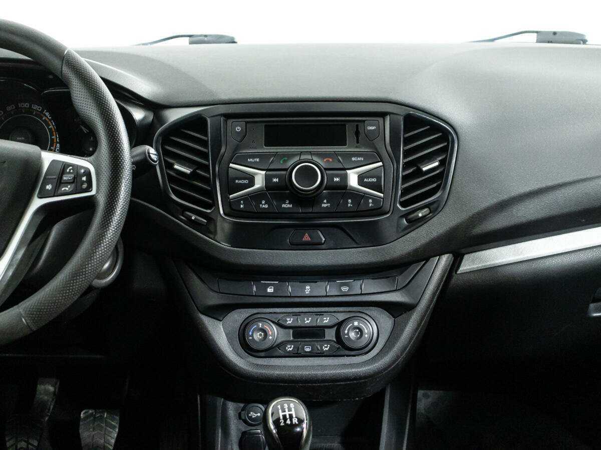 Б/У Лада (ВАЗ) Веста 2017 года. Фото: #13