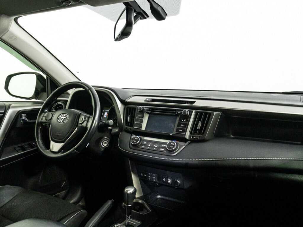 Б/У Тойота Рав4 2016 года. Фото: #8