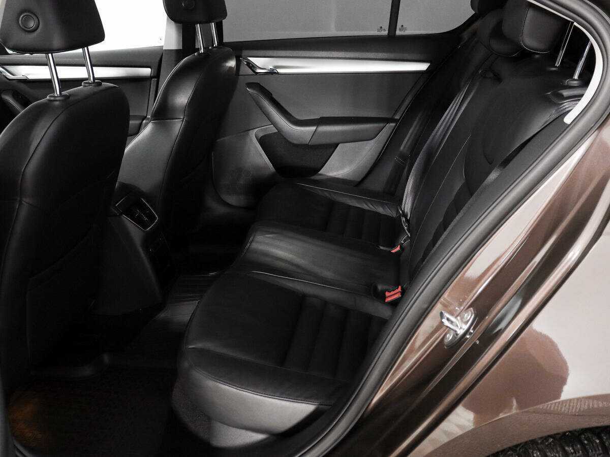 Б/У Шкода Октавия 2013 года. Фото: #9