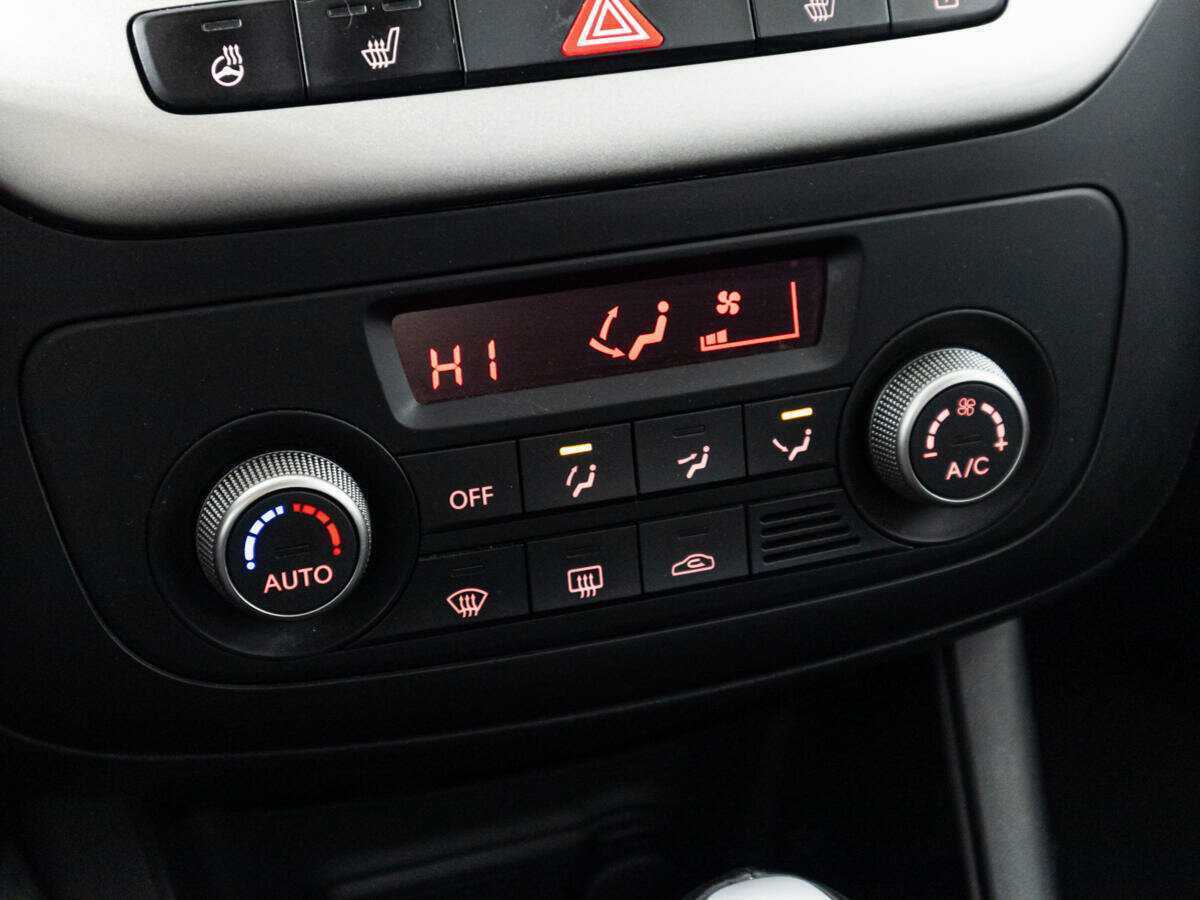 Б/У Киа Венга 2015 года. Фото: #14