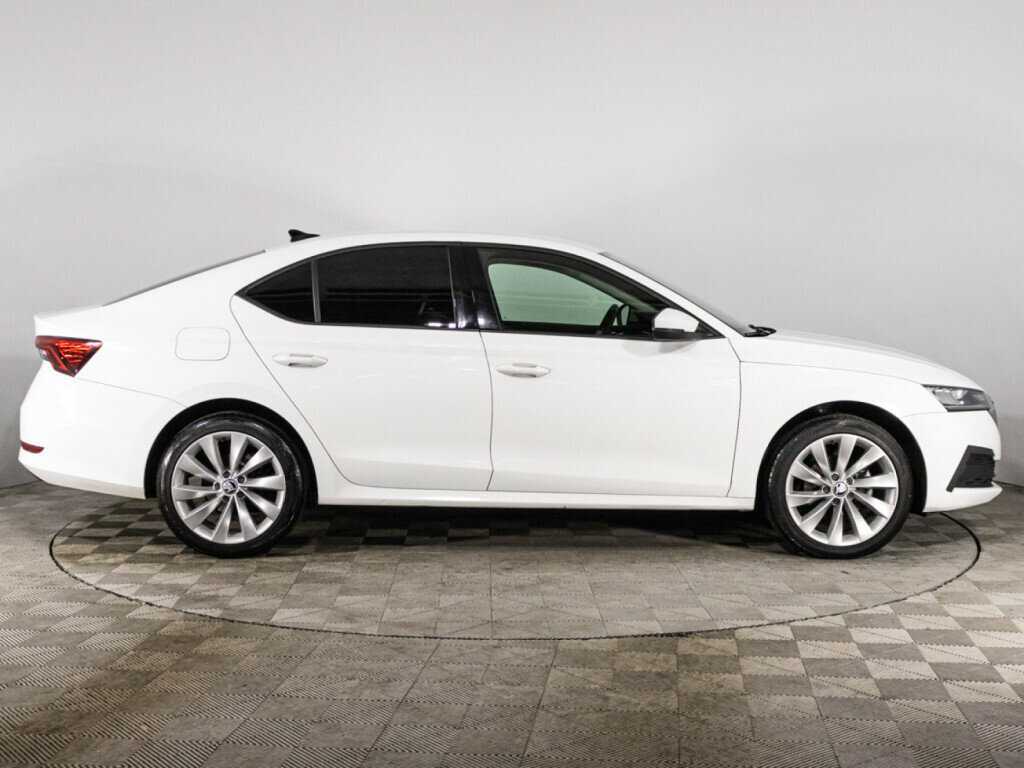 Б/У Шкода Октавия 2021 года. Фото: #3