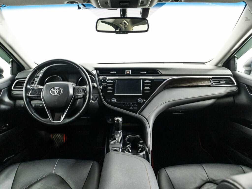 Toyota Camry 2020 года с пробегом. Фото: #12