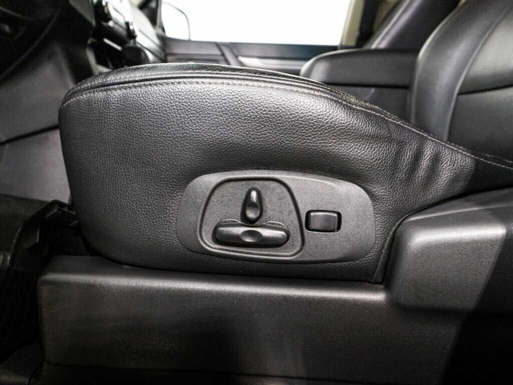 Б/У Митсубиши Паджеро 2014 года. Фото: #16