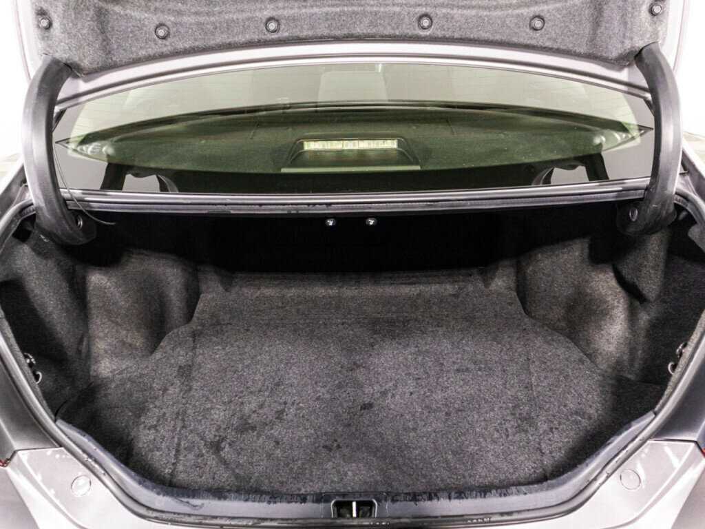 Б/У Тойота Камри 2015 года. Фото: #14