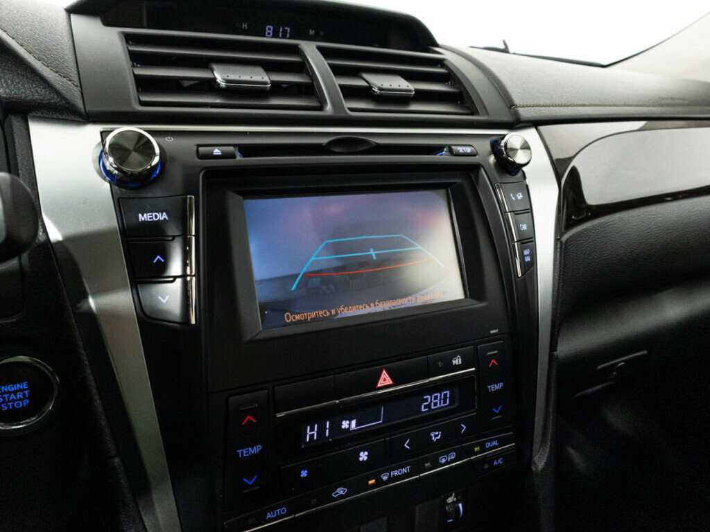 Б/У Тойота Камри 2015 года. Фото: #15