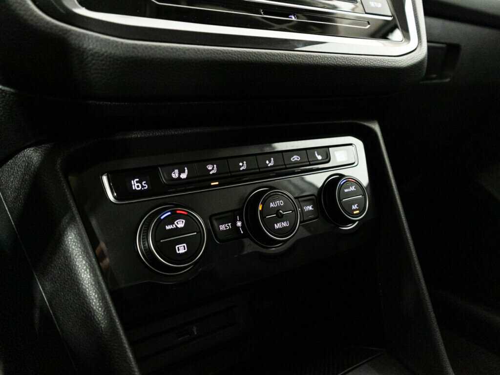 Б/У Фольксваген Тигуан 2018 года. Фото: #14