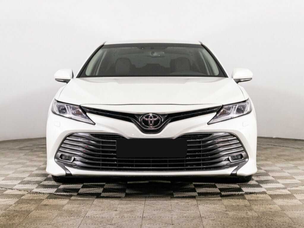 Toyota Camry 2018 года с пробегом. Фото: #1