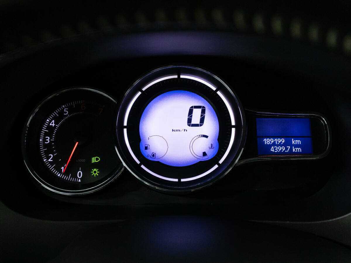 Б/У Рено Флюенс 2013 года. Фото: #11