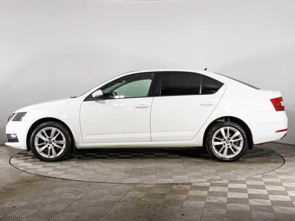 Б/У Шкода Октавия 2018 года. Фото: #7