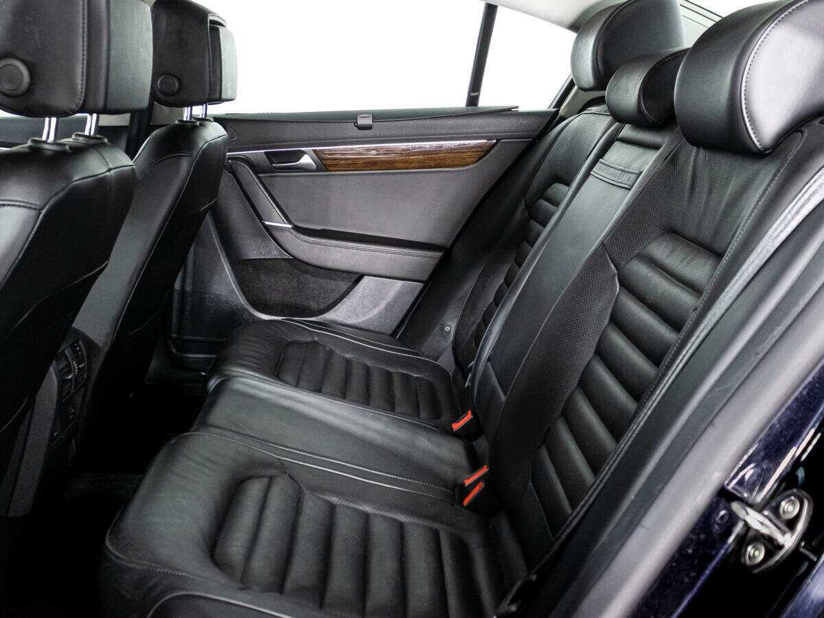 Б/У Фольксваген Пассат 2012 года. Фото: #9