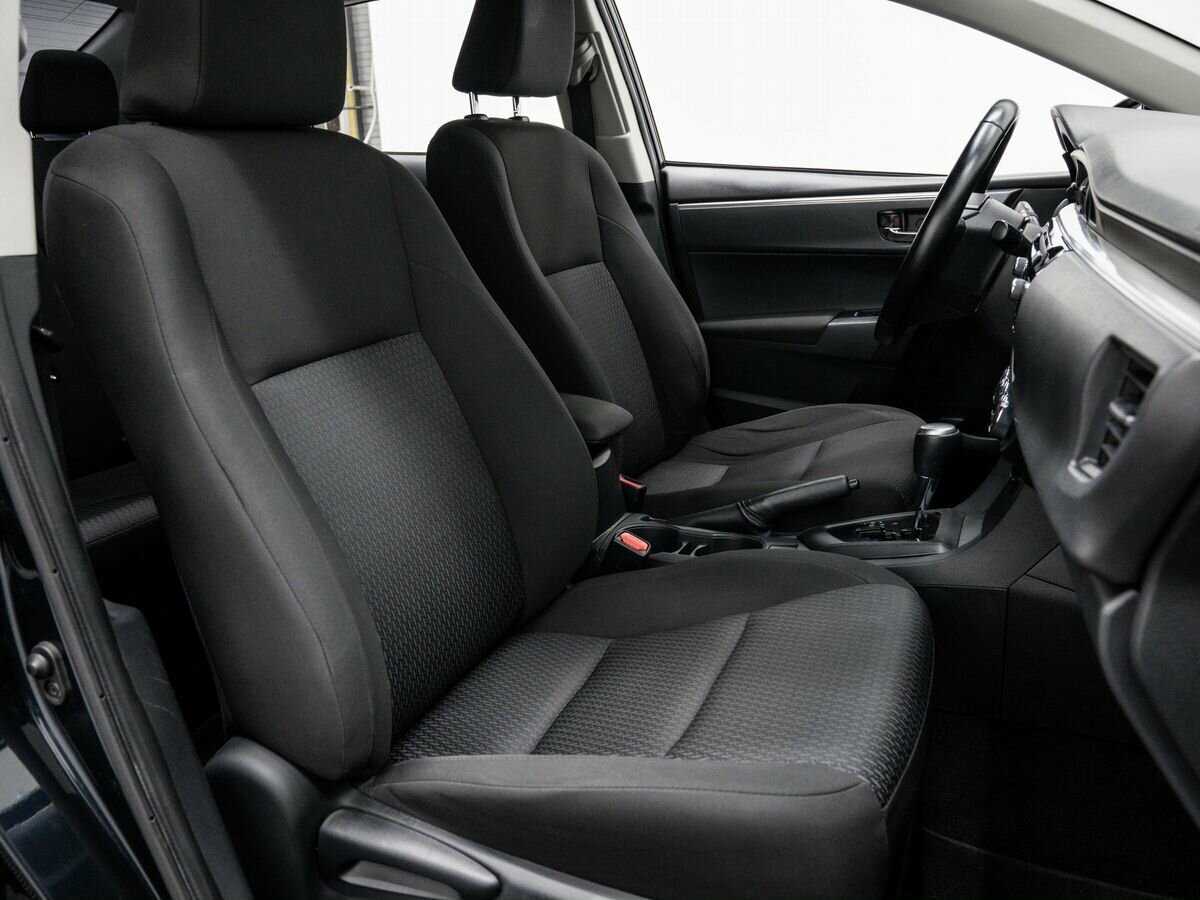 Б/У Тойота Королла 2015 года. Фото: #8