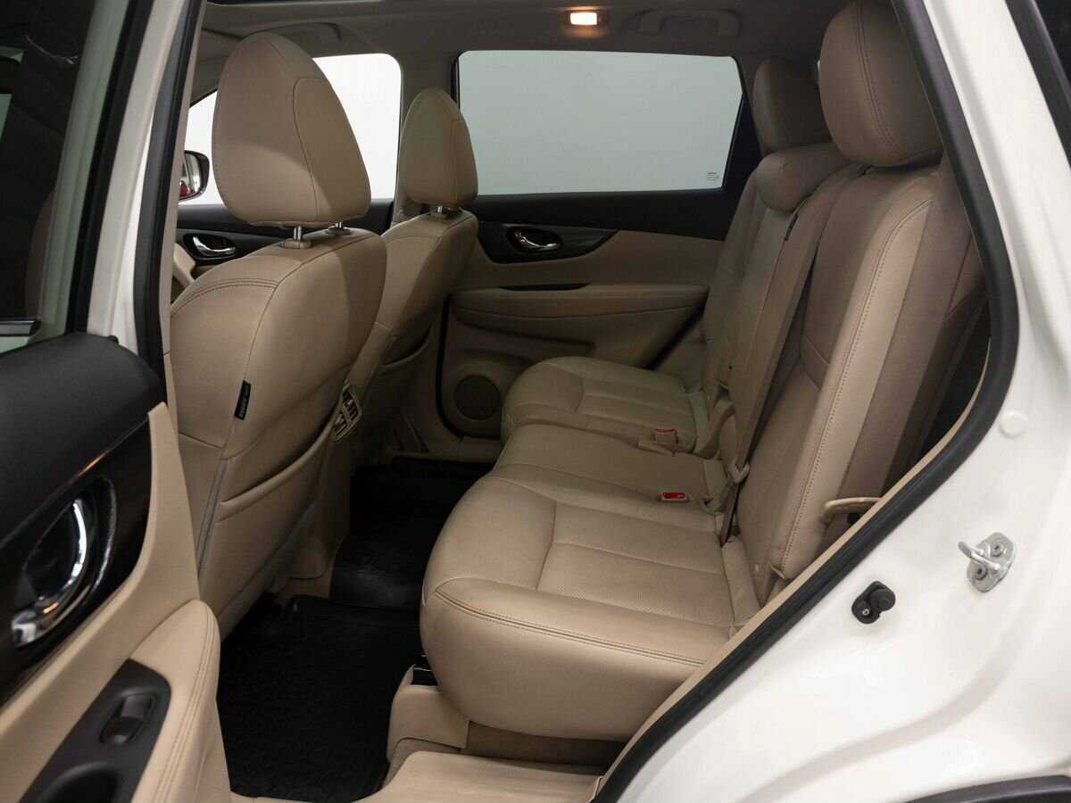 Б/У Ниссан Икс-Трейл 2016 года. Фото: #10