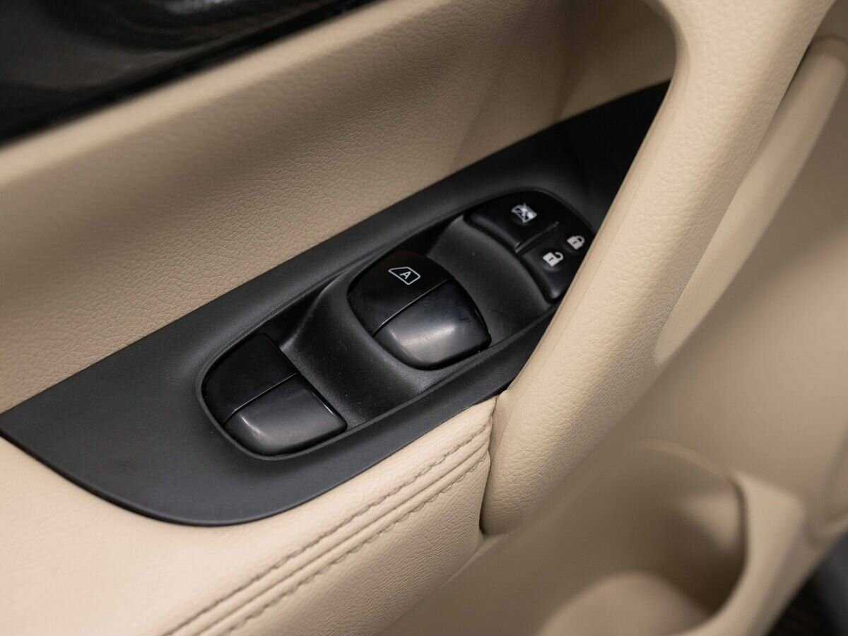 Б/У Ниссан Икс-Трейл 2016 года. Фото: #19