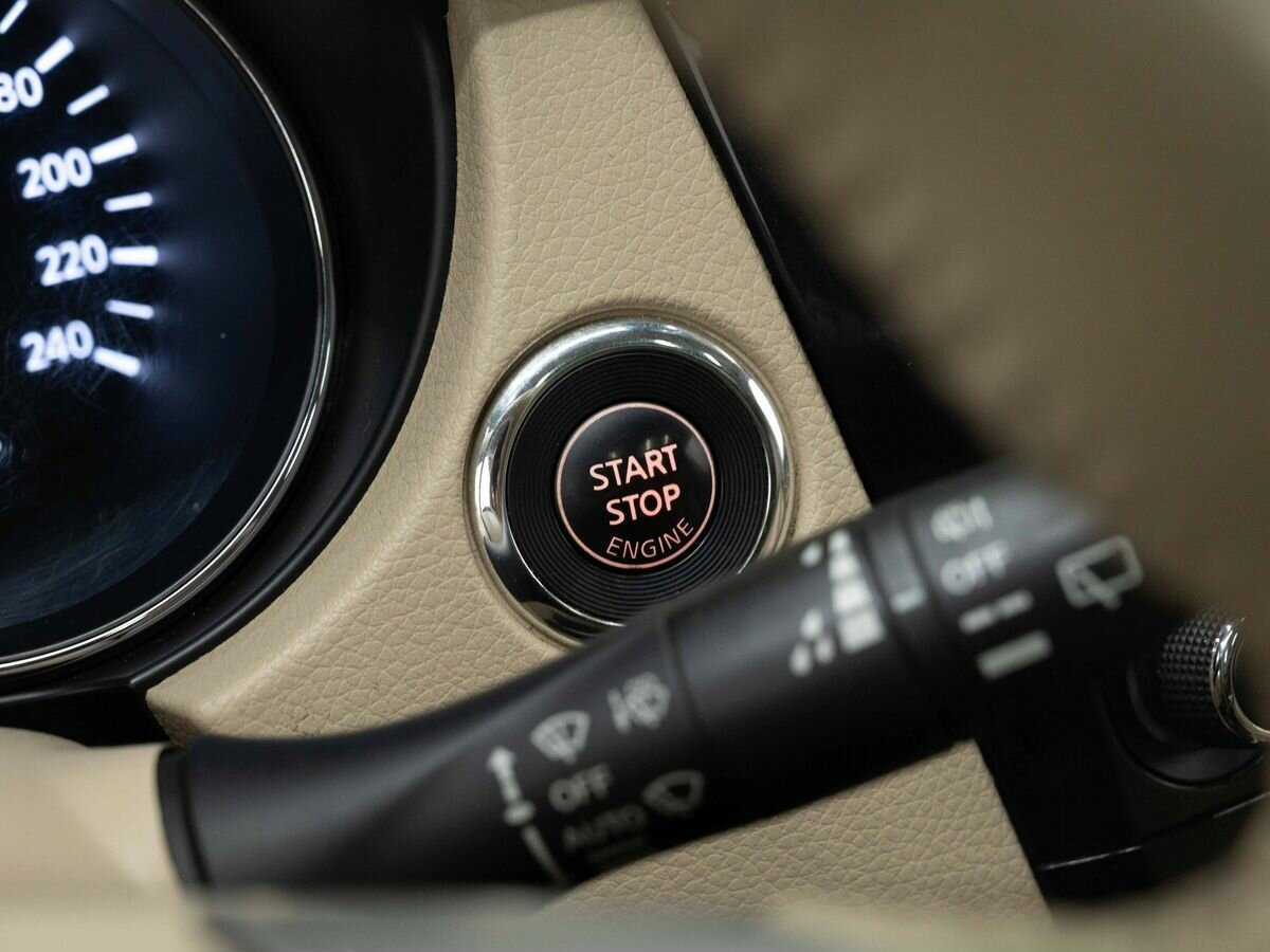 Б/У Ниссан Икс-Трейл 2016 года. Фото: #23