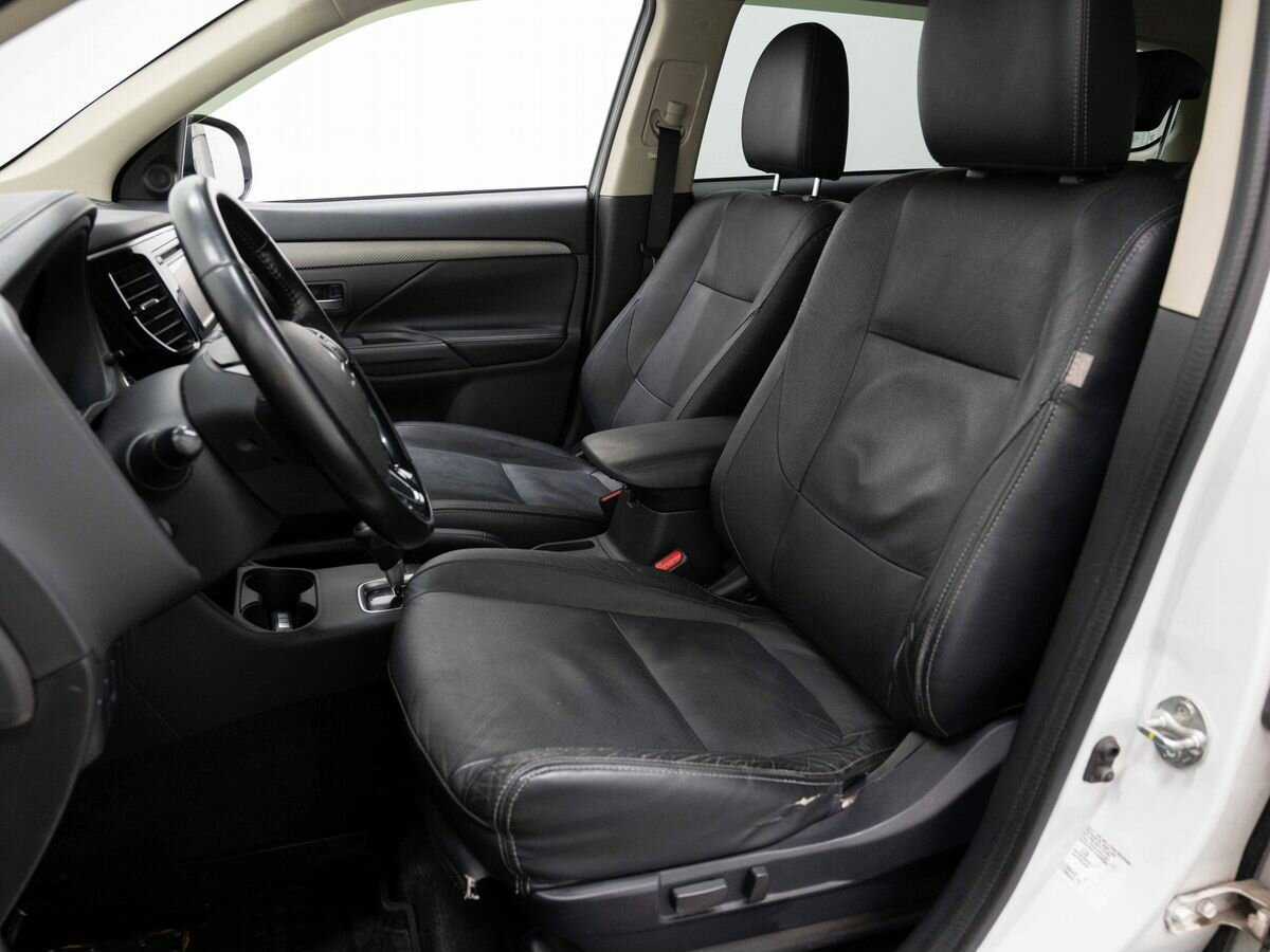 Mitsubishi Outlander 2015 года с пробегом. Фото: #9